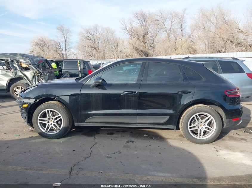 VIN WP1AA2A52JLB24650 2018 PORSCHE MACAN