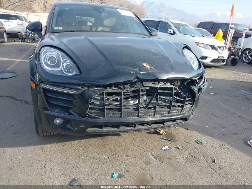 VIN WP1AA2A52JLB24650 2018 PORSCHE MACAN