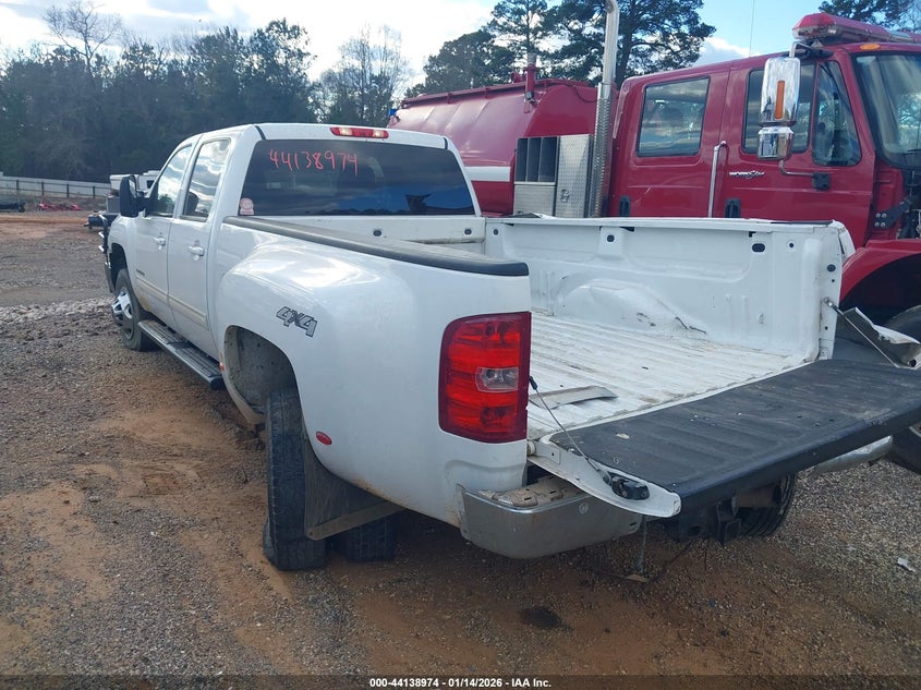 2011 Chevrolet Silverado 3500Hd Ltz