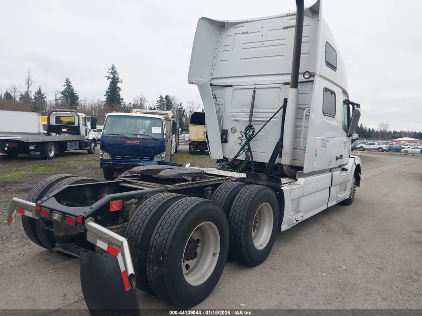 2015 Volvo Vn Vnl white Lot 111044139044 Vin 4V4NC9EJ4FN925688