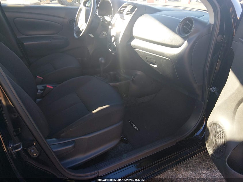 2019 Nissan Versa 1.6 S+
