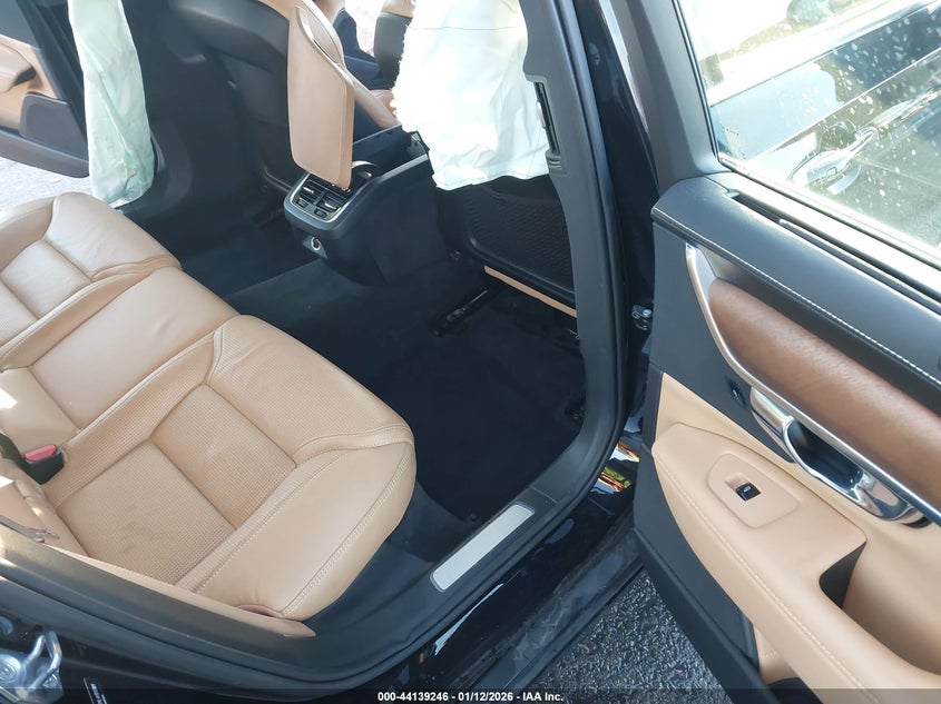 VIN YV1A22ML4H1013901 2017 VOLVO S90 T6 INSCRIPTION