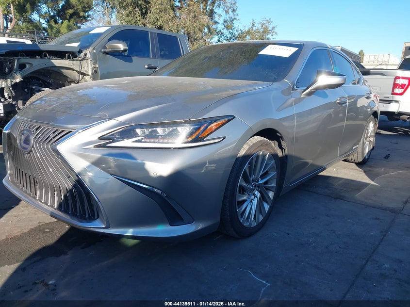 2020 Lexus Es 300H Ultra Luxury