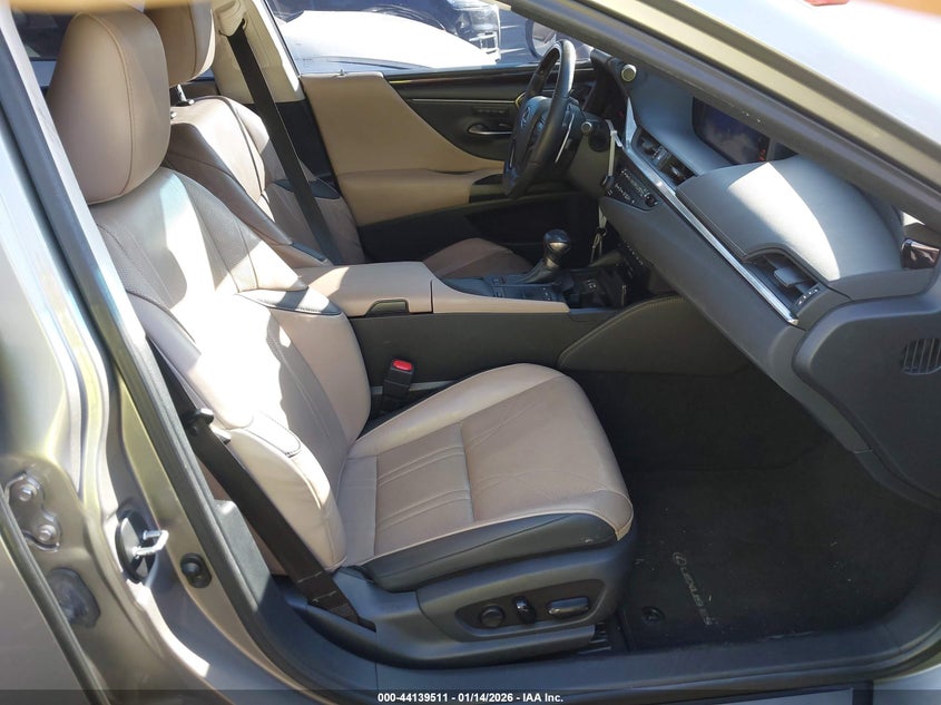 2020 Lexus Es 300H Ultra Luxury