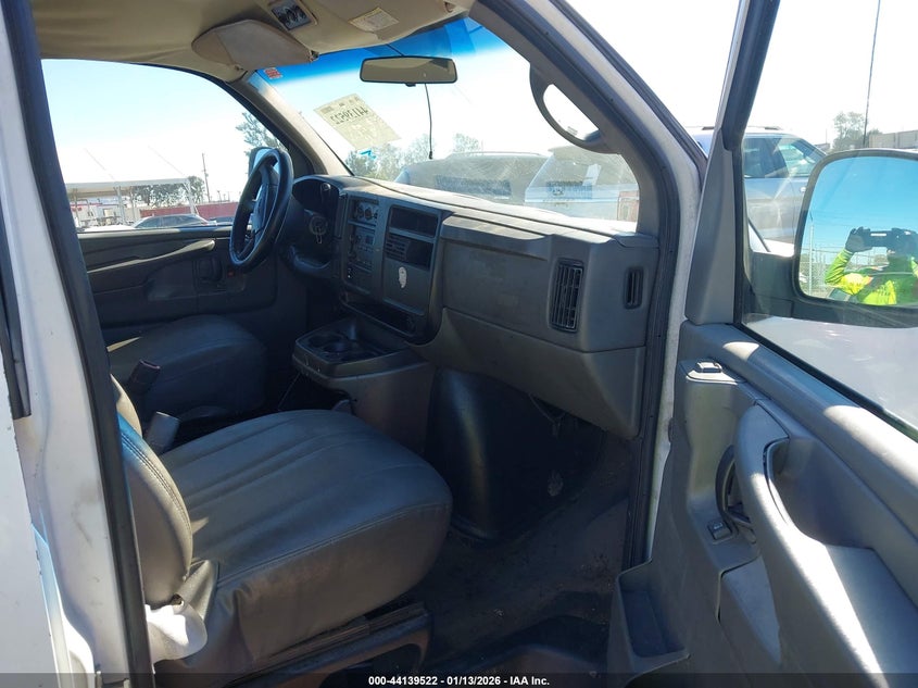 2005 GMC Savana Standard
