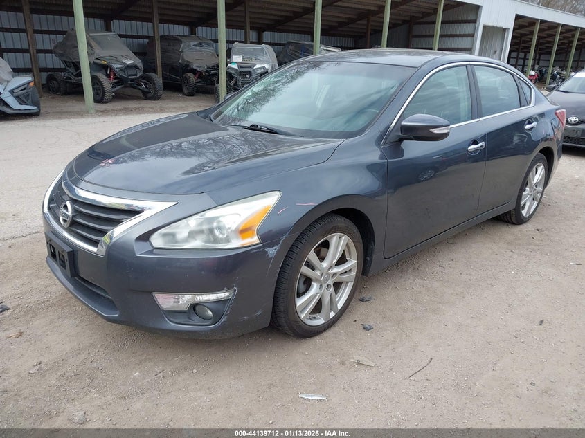 2013 Nissan Altima 3.5 Sv
