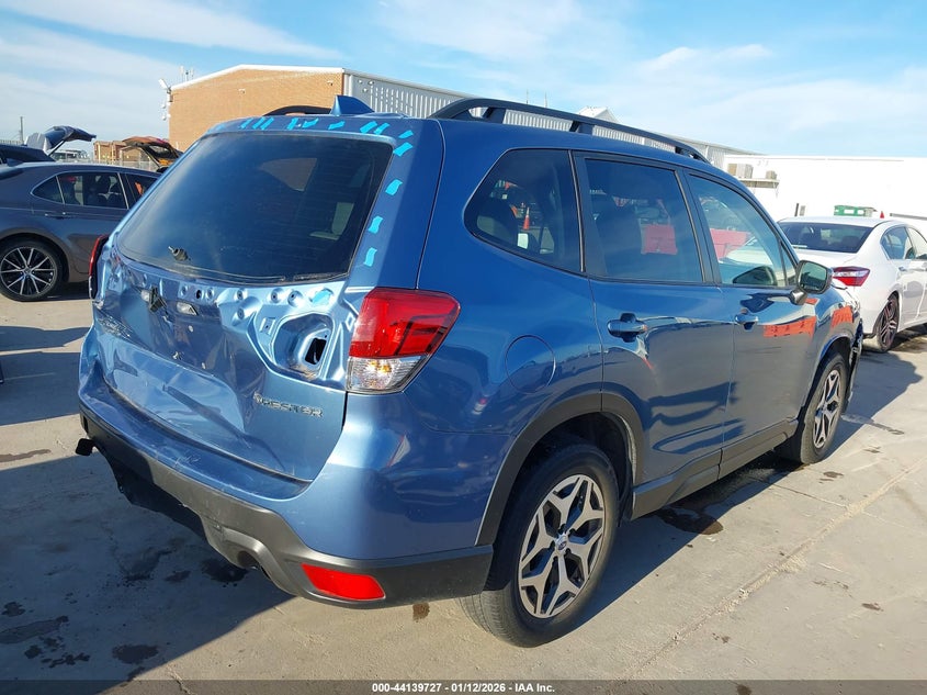 2022 Subaru Forester Premium