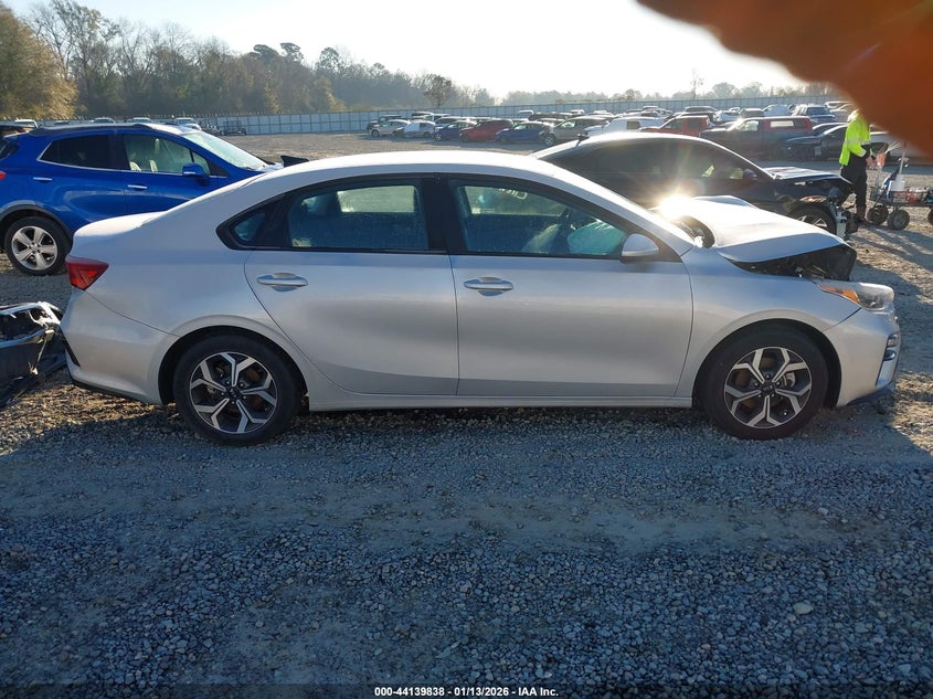 VIN 3KPF24AD7ME399094 2021 KIA FORTE LXS