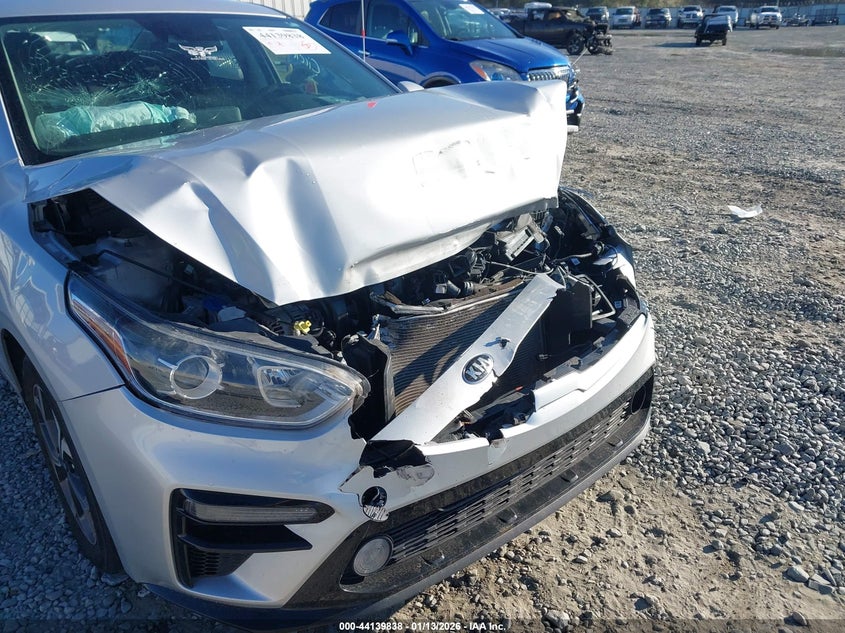 VIN 3KPF24AD7ME399094 2021 KIA FORTE LXS