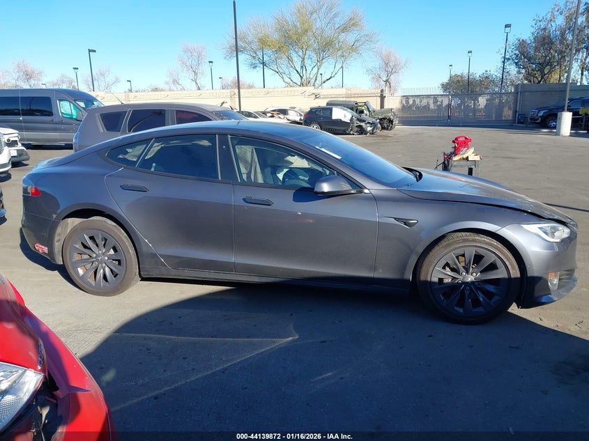 2018 Tesla Model S 100D/75D/P100D VIN: 5YJSA1E29JF249826 Lot: 44139872