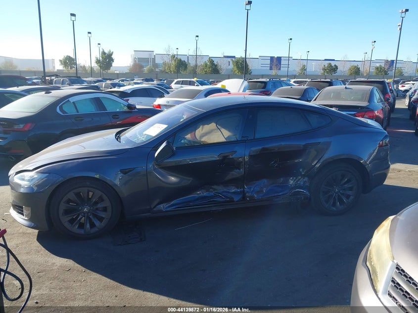 2018 Tesla Model S 100D/75D/P100D VIN: 5YJSA1E29JF249826 Lot: 44139872