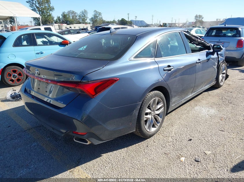 2022 Toyota Avalon Xle