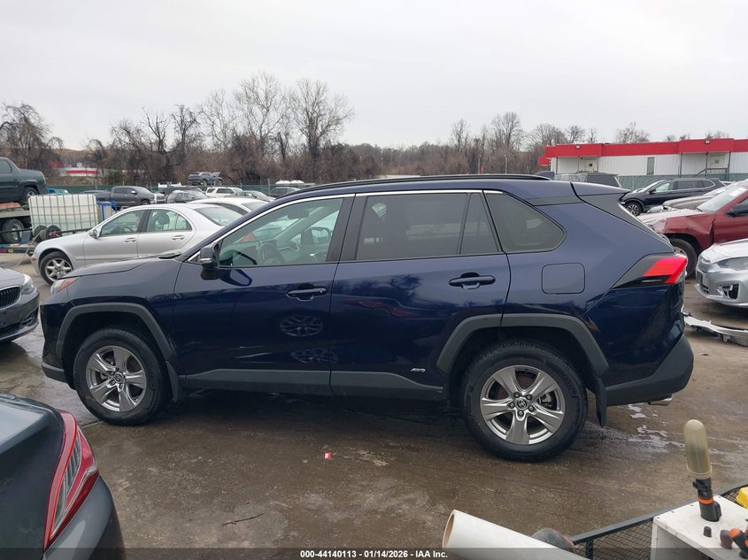 VIN 2T3RWRFV5RW205562 2024 TOYOTA RAV4 HYBRID XLE