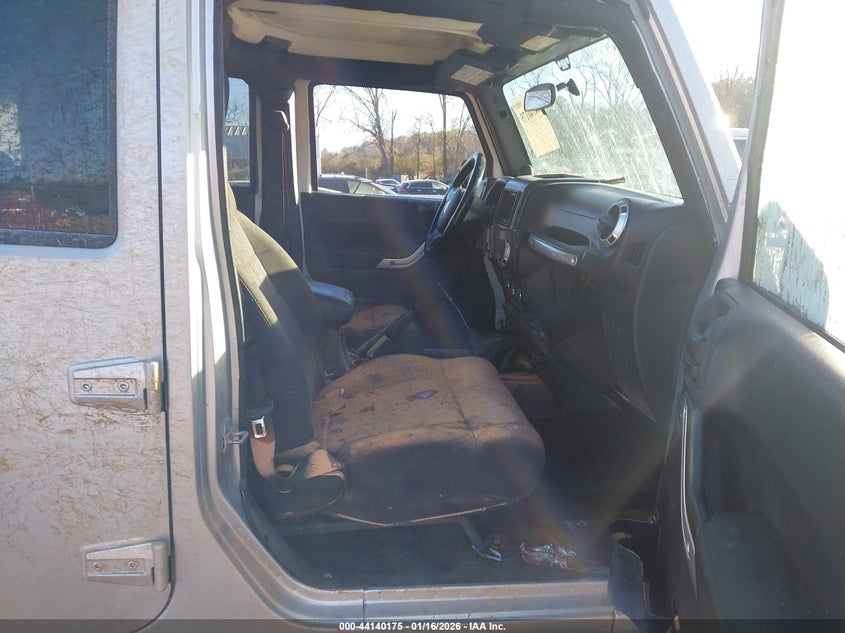 2012 Jeep Wrangler / 3.6 Unlimited Rubicon silver Lot 111044140175 Vin 1C4BJWFG8CL213245