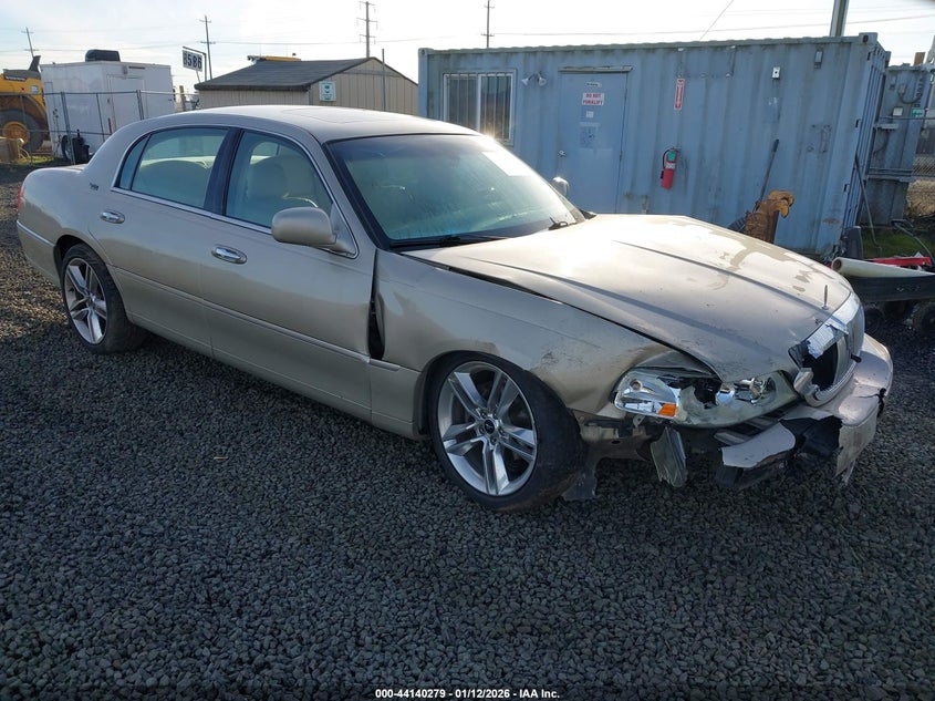 2007 Lincoln Town Car Signature Limited