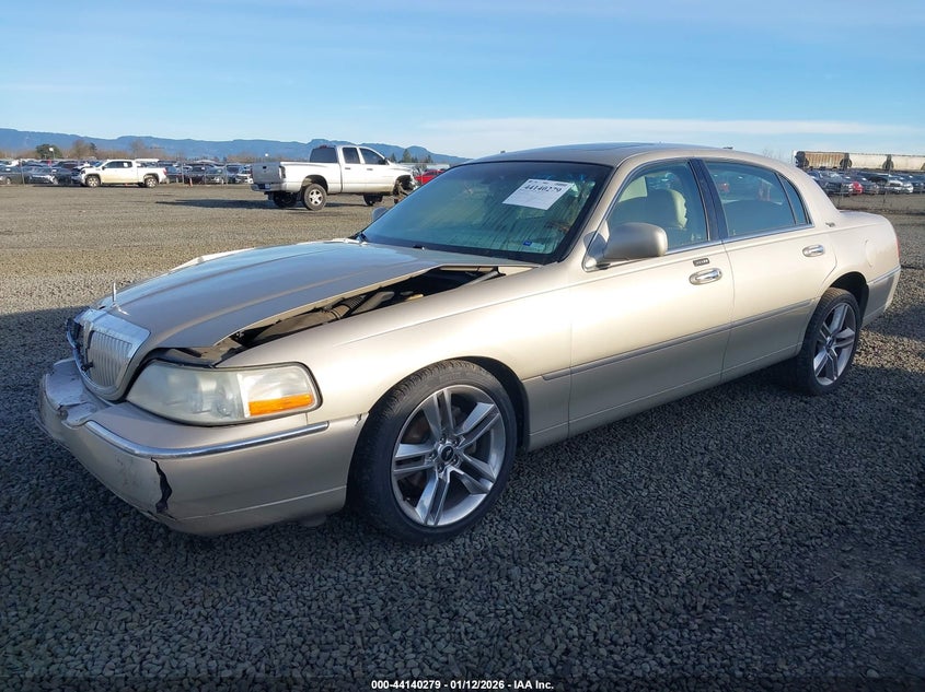 2007 Lincoln Town Car Signature Limited