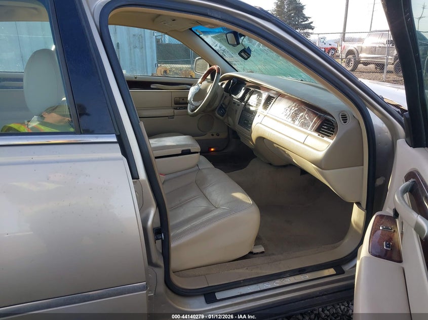 2007 Lincoln Town Car Signature Limited