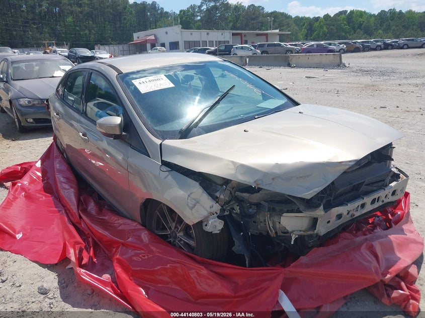 Vin: 1fadp3f26fl295898, lot: 44636733, ford focus se 2015 img_1