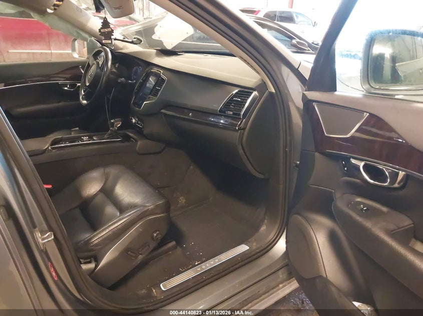 2017 Volvo Xc90 T6 Momentum