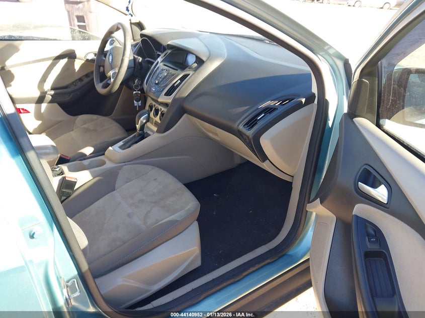 1FAHP3K21CL443880 2012 Ford Focus 2.0 Se Turquoise
