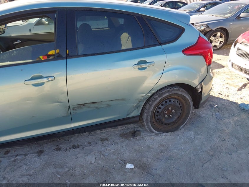 2012 Ford Focus 2.0 Se turquoise Lot 111044140952 Vin 1FAHP3K21CL443880