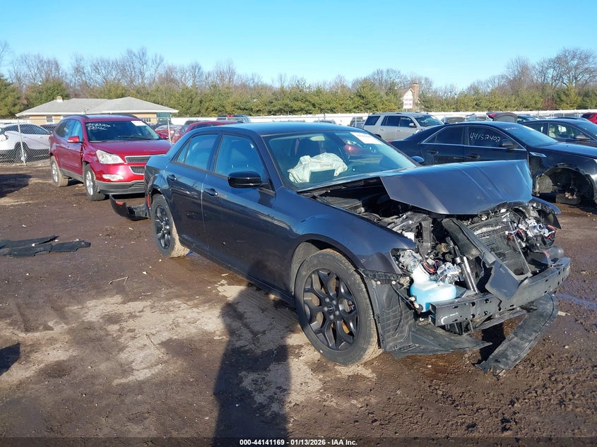 2C3CCARG2KH565315 CHRYSLER 300 Photo 1