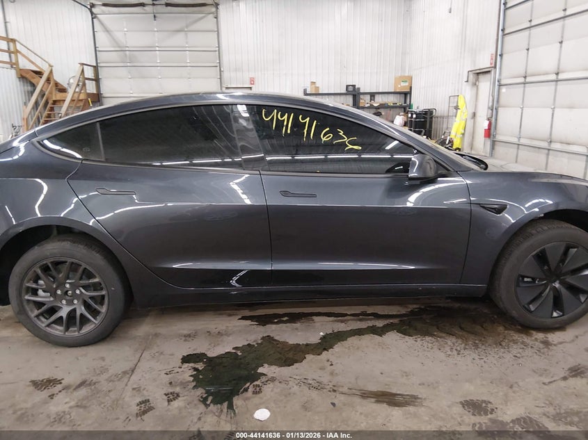 2025 TESLA MODEL 3 LONG RANGE REAR-WHEEL DRIVE/STANDARD REAR-WHEEL DRIVE · Photo 13