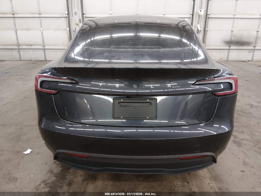 2025 TESLA MODEL 3 LONG RANGE REAR-WHEEL DRIVE/STANDARD REAR-WHEEL DRIVE · Photo 16