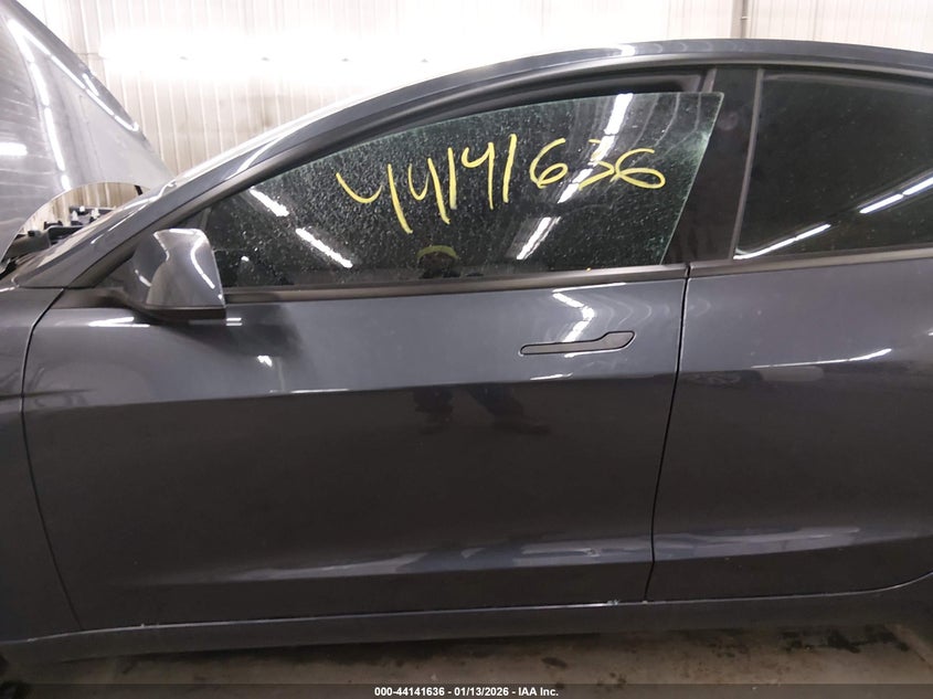2025 TESLA MODEL 3 LONG RANGE REAR-WHEEL DRIVE/STANDARD REAR-WHEEL DRIVE · Photo 19