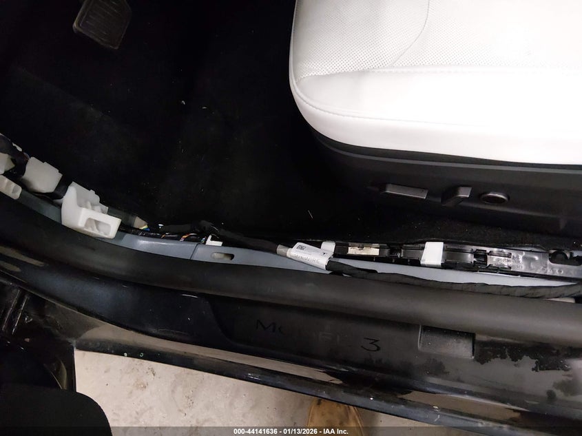 2025 TESLA MODEL 3 LONG RANGE REAR-WHEEL DRIVE/STANDARD REAR-WHEEL DRIVE · Photo 6