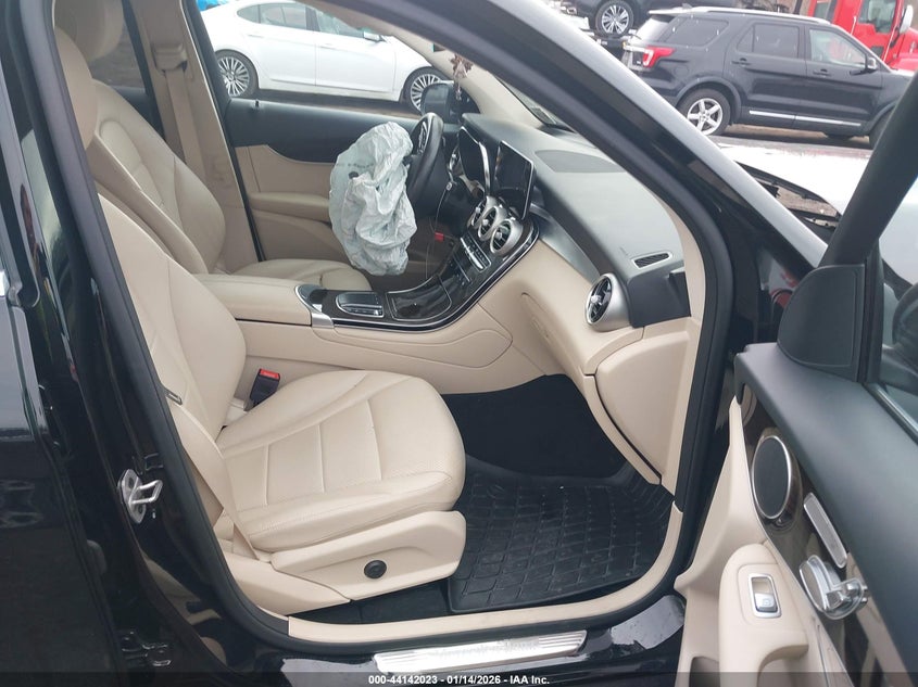 Auction sale of the 2021 MERCEDES BENZ GLC 300 , vin: W1N0G8EB5MF963735, lot number: 44142023