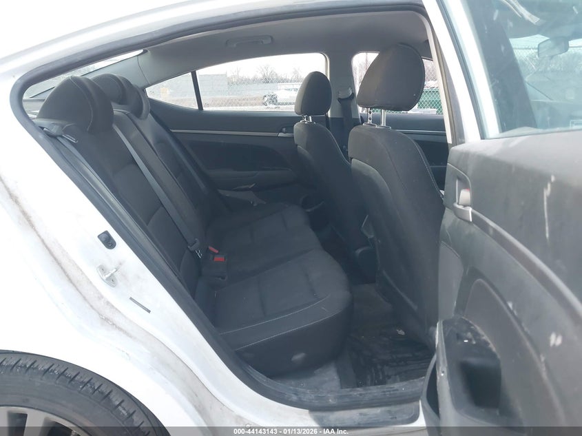 VIN 5NPD84LF6JH301426 2018 HYUNDAI ELANTRA SEL