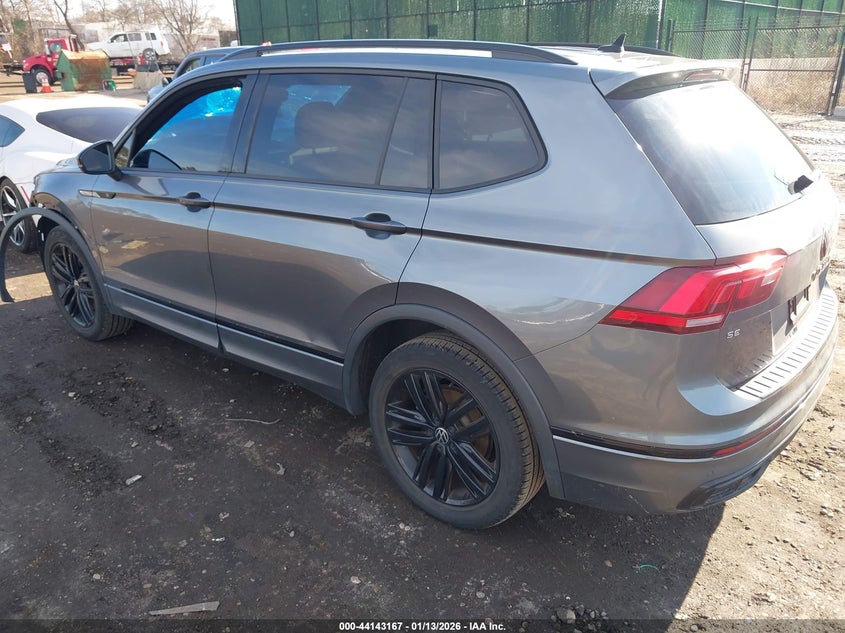 VIN 3VV8B7AX2NM141174 2022 VOLKSWAGEN TIGUAN 2.0T SE R-LINE BLACK