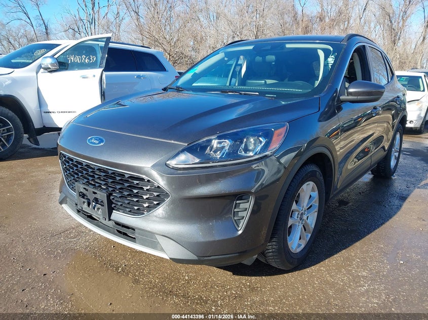 2020 Ford Escape Se