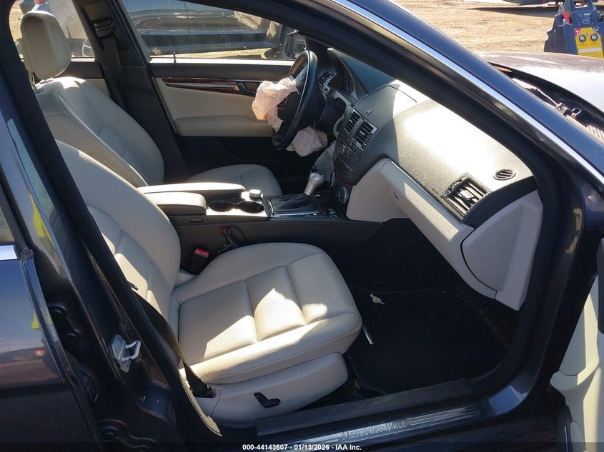 2011 Mercedes-Benz C 300 Luxury 4Matic/Sport 4Matic