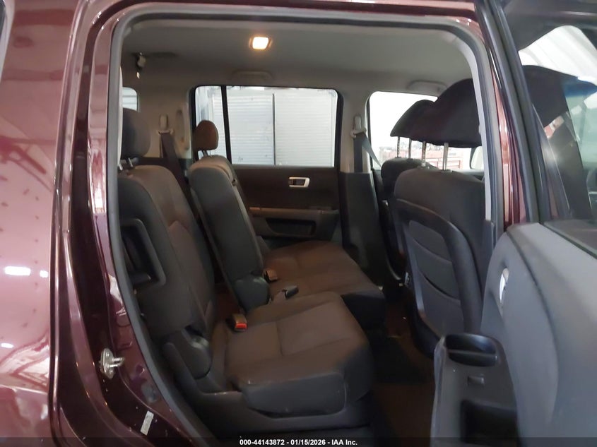 2010 Honda Pilot Lx VIN: 5FNYF4H2XAB015137 Lot: 44143872