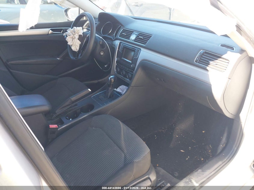 2016 Volkswagen Passat 1.8T S