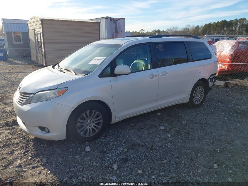 2016 Toyota Sienna Xle Premium 8 Passenger