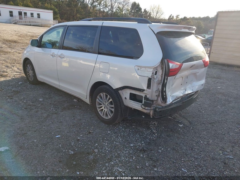 2016 Toyota Sienna Xle Premium 8 Passenger
