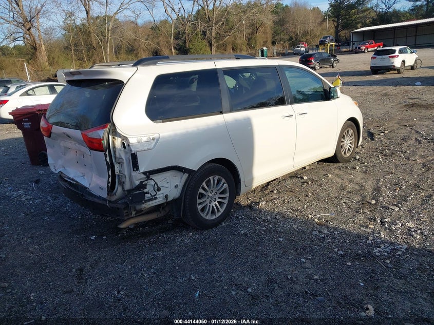2016 Toyota Sienna Xle Premium 8 Passenger