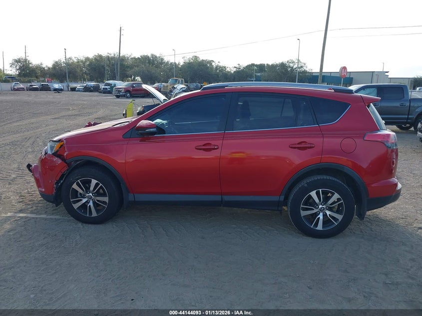 2017 Toyota Rav4 Xle VIN: 2T3WFREV3HW386390 Lot: 44144093