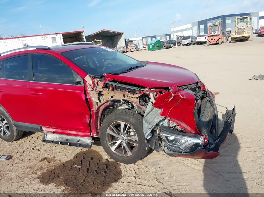 2017 Toyota Rav4 Xle VIN: 2T3WFREV3HW386390 Lot: 44144093