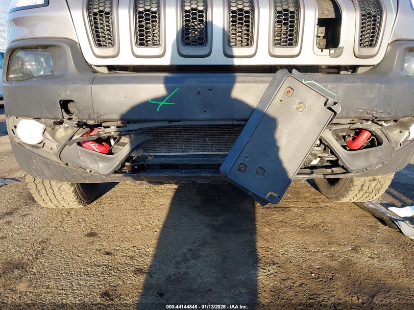 VIN 1C4PJMBSXHW571674 2017 JEEP CHEROKEE TRAILHAWK 4X4/TRAILHAWK L PLUS 4X4