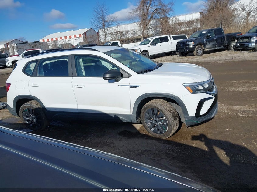 VIN 3VVCX7B22NM000328 2022 VOLKSWAGEN TAOS 1.5T S