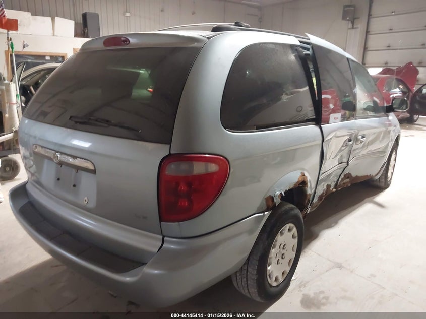 2003 Chrysler Town & Country Lx