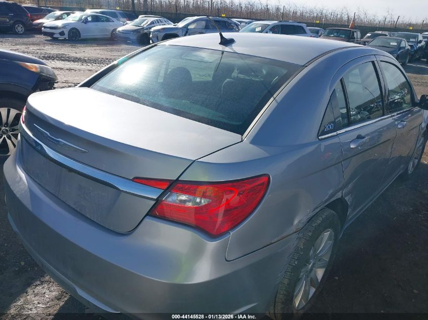 2013 Chrysler 200 Touring