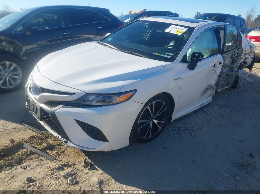 2018 Toyota Camry Hybrid Se
