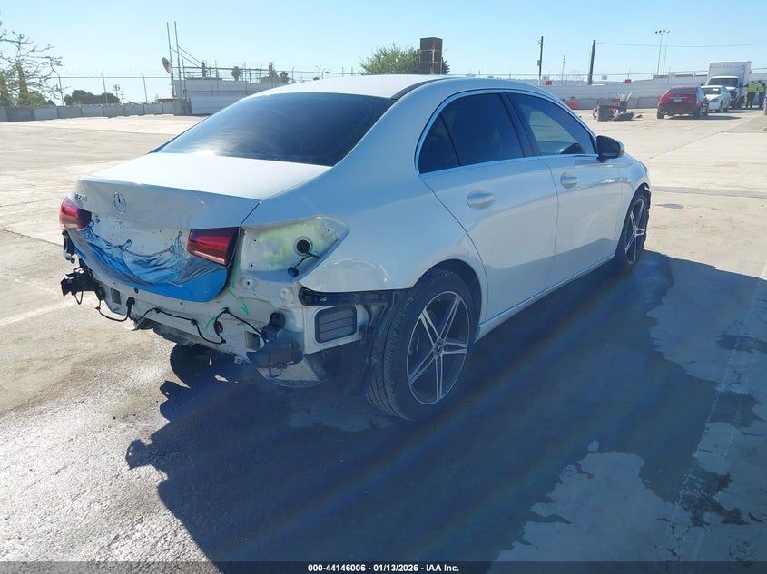 2019 Mercedes-Benz A 220