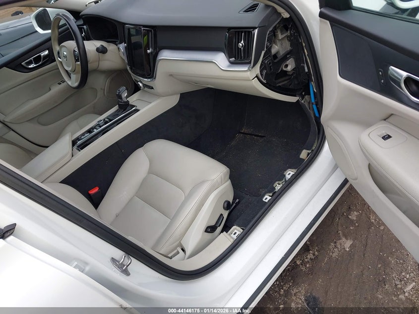 2019 Volvo S60 T6 Momentum