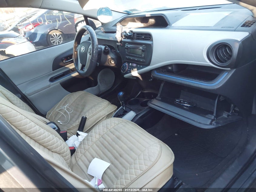 2012 TOYOTA PRIUS C auction photo 5